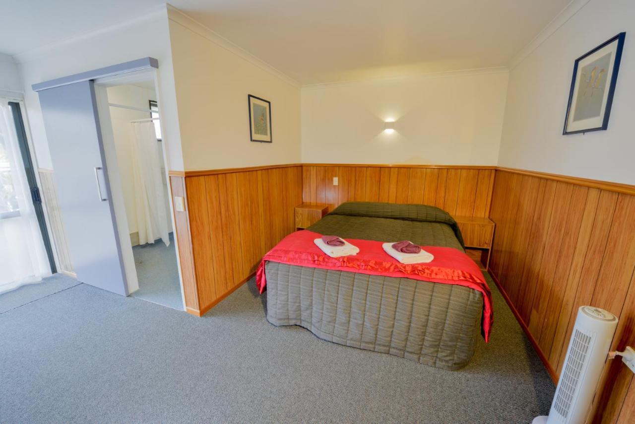 Wilderness Motel Accommodation ฮาสต์ ภายนอก รูปภาพ