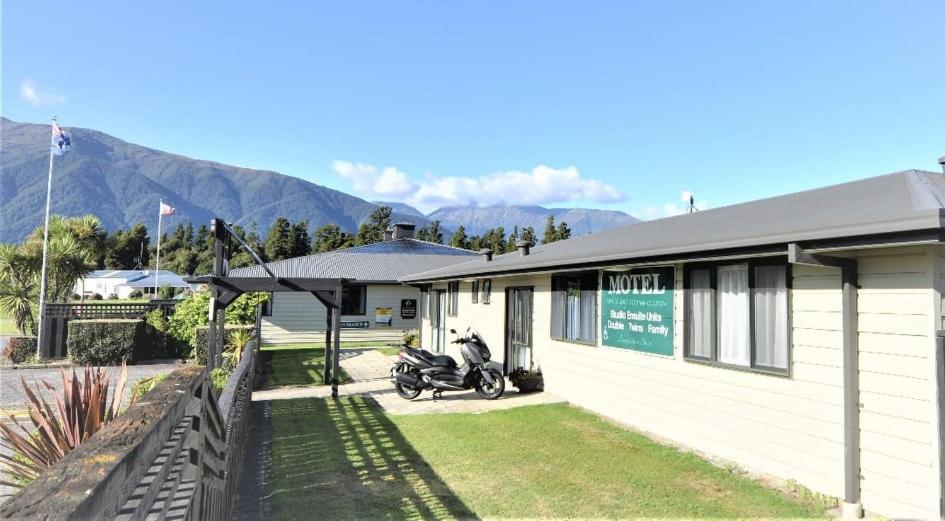 Wilderness Motel Accommodation ฮาสต์ ภายนอก รูปภาพ