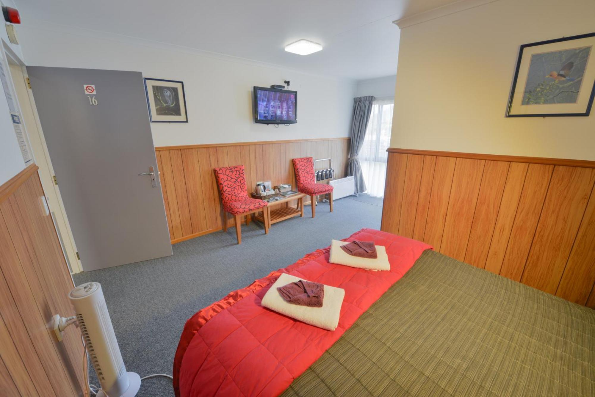 Wilderness Motel Accommodation ฮาสต์ ภายนอก รูปภาพ