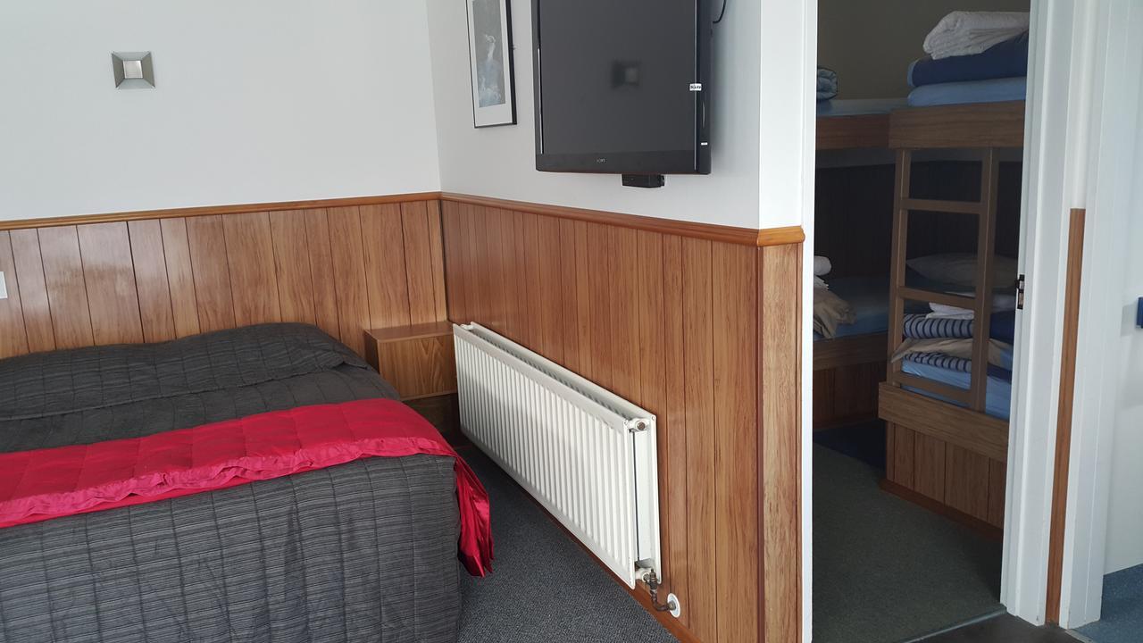 Wilderness Motel Accommodation ฮาสต์ ภายนอก รูปภาพ